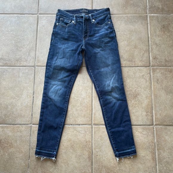 Ava skinny size 26 jeans from Lucky Brand! 🍀 fit true to size, great condition - Picture 1 of 2